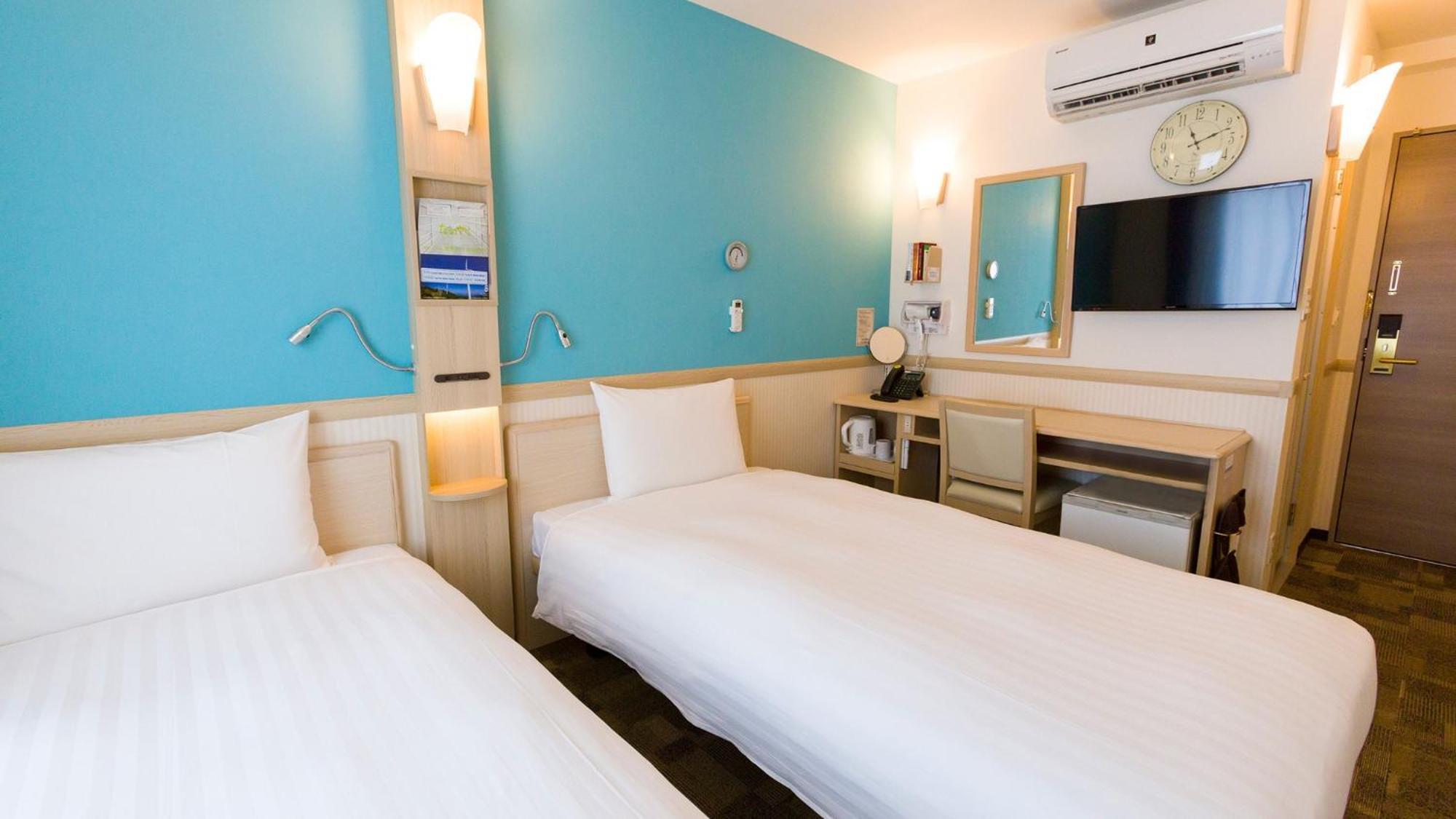 Toyoko Inn Iwakuni Eki Nishi Guchi Habitación foto