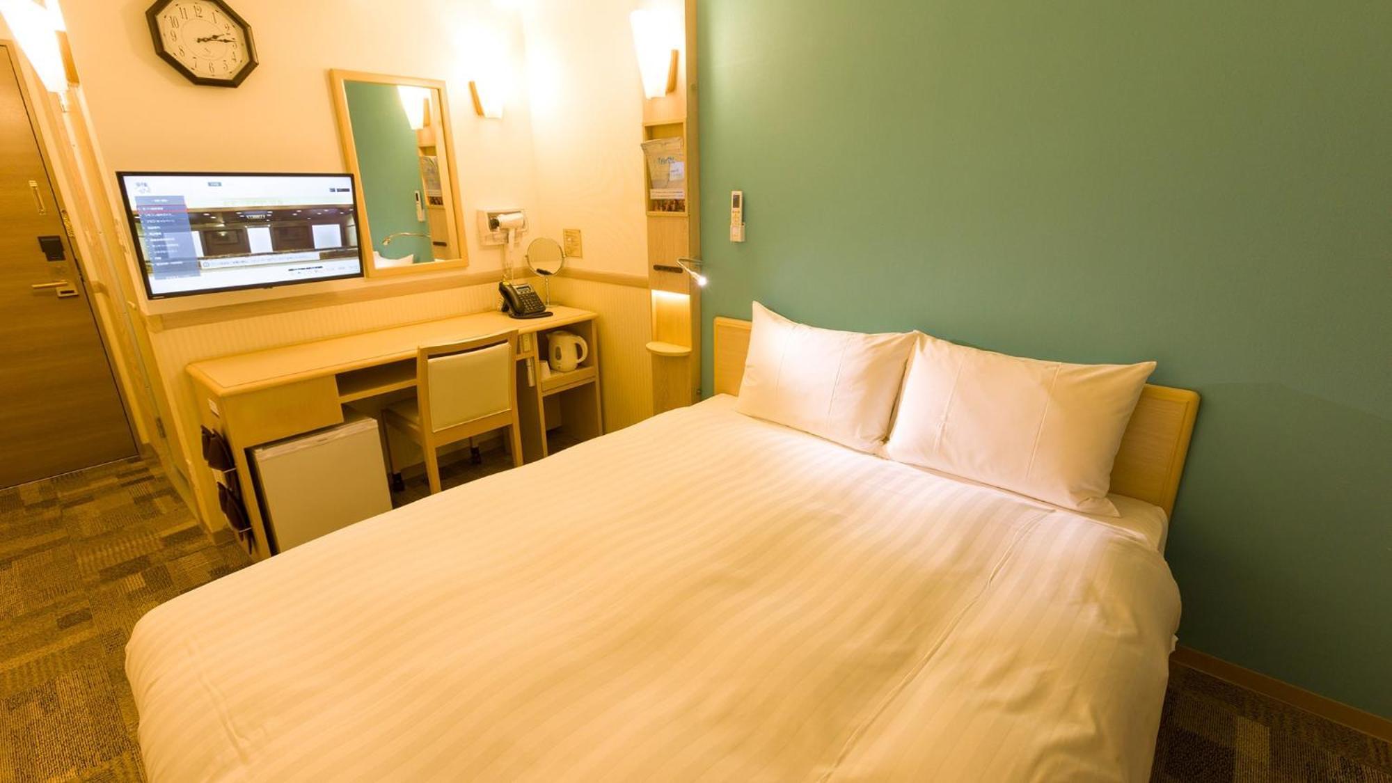 Toyoko Inn Iwakuni Eki Nishi Guchi Habitación foto